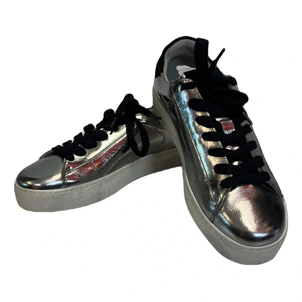 Shana Leather Metallic Sneaker BRAND NEW - Picture 2 of 7